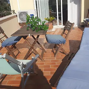 https://apt-la-terrazza-sul-faro.it-romehotels.com