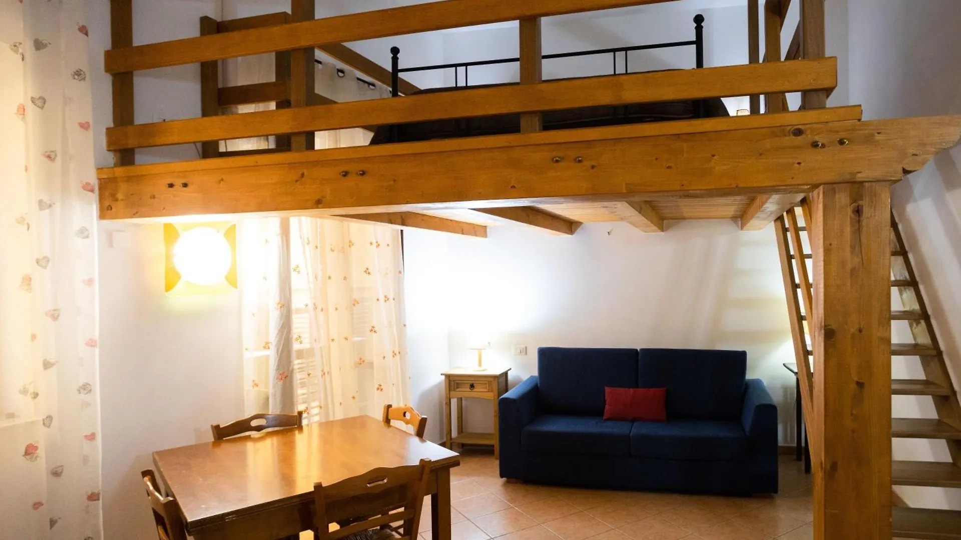 Hola Cathedral House alla Guilla Palermo 0*,  Italia